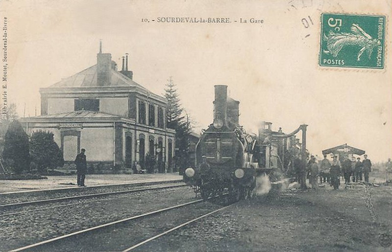 Fichier:Sourdeval gare.jpg